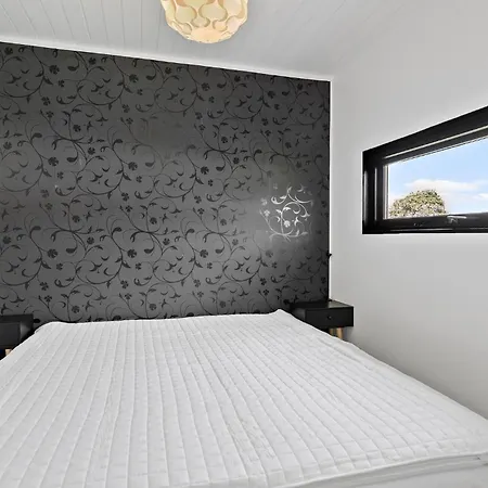 2 Bedroom Awesome In Богенсе